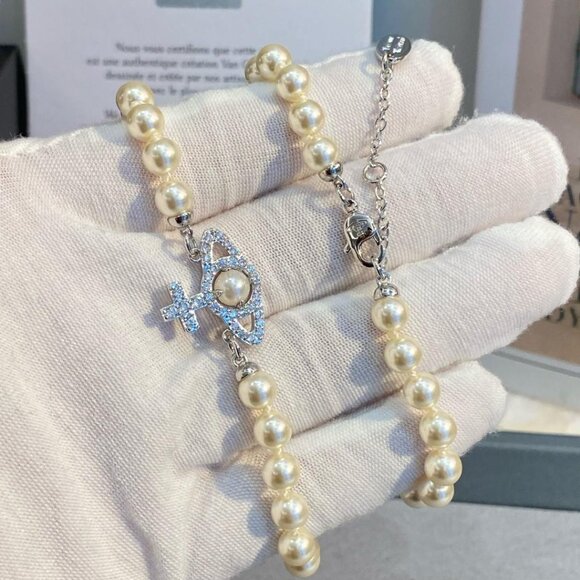 Vivienne Westwood Women's Pearl Necklace - Picture 4 of 9